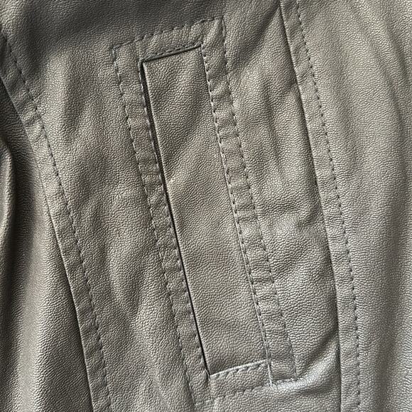 Kut from the Kloth | Two Toned Faux Leather Asymmetrical Jacket Size S - Picture 13 of 14